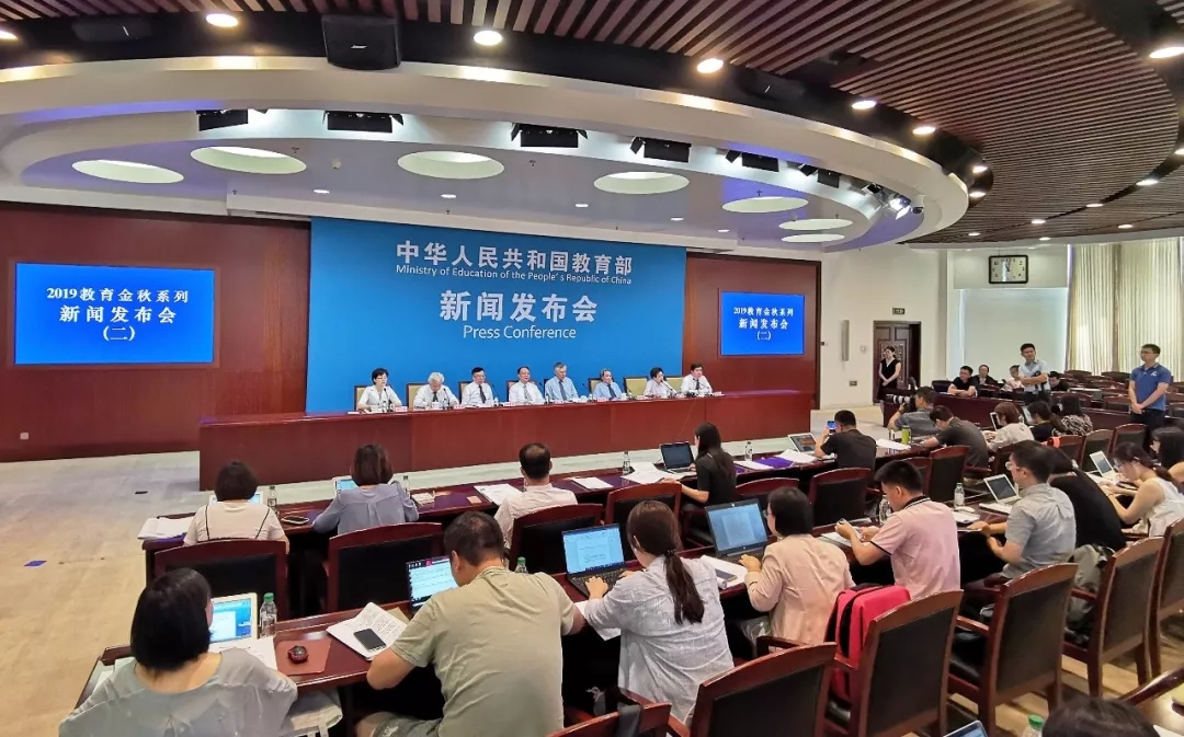 重磅！普通高中思想政治、語文、歷史統(tǒng)編教材將投入使用！有這些新變化~