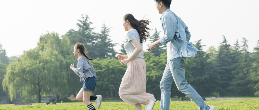 如何培養(yǎng)出快樂、溫暖、人格健全的孩子？